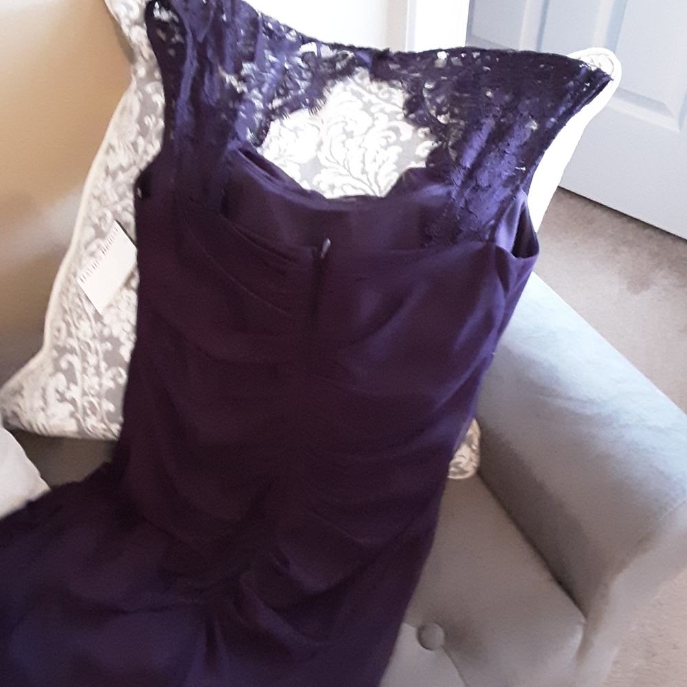 Gown - Picture 3 of 5